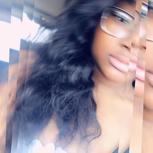 Meet your Posher, Nia